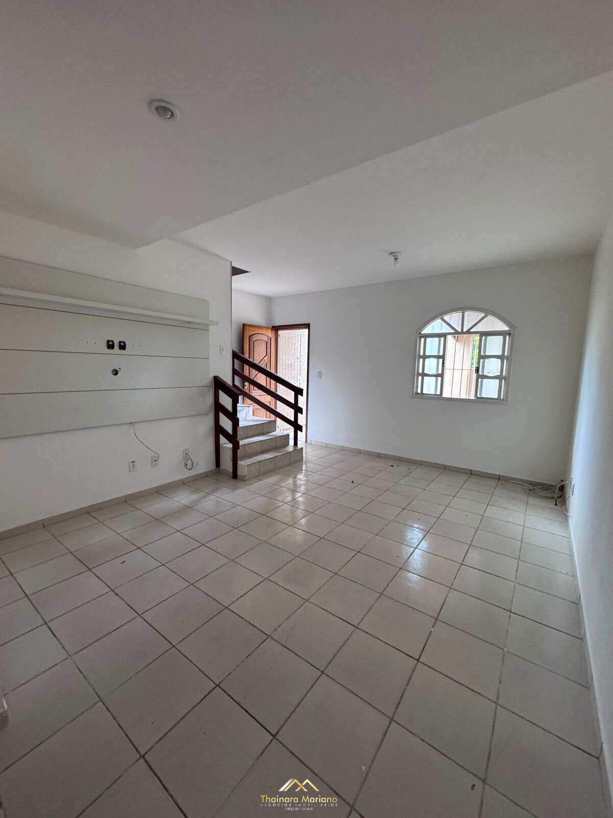 Casa de 3 quartos com suíte canadense e varanda  120 m2 - THAINARA MARIANO NEGÓCIOS IMOBILIÁRIOS